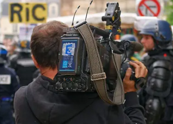 Proponen frenar acoso judicial a periodistas y proteger datos