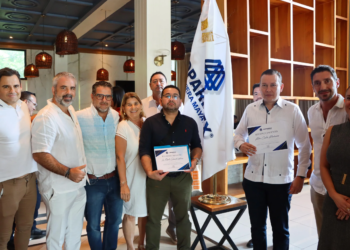 Estefanía Mercado, SSC, FGE y Coparmex refuerzan seguridad de Playa del Carmen