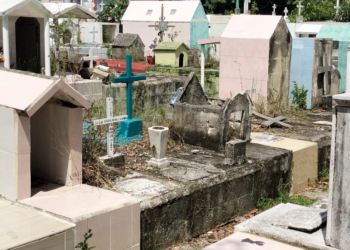 Panteones de Cancún en abandono histórico