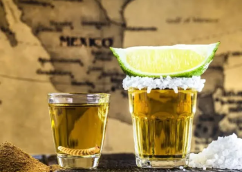 Mezcal: del corazón de México al mundo, la bebida que guarda historia y tradición