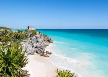 Tulum abre el acceso libre a sus playas: 16 hoteles eliminan cobros y consumos obligatorios