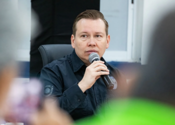 Estefanía Mercado presenta a Alberto Farfán como titular de Vivienda