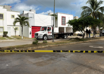 Catean casa de seguridad en la Sm. 77 vinculada al homicidio de un agente antinarcóticos
