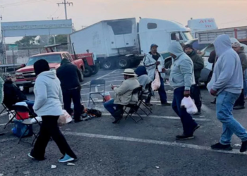 Bloqueos carreteros en siete estados afectan cadena de suministros nacional; Quintana Roo reporta impactos