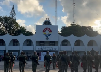 Cancún conmemora el 115 aniversario de la Revolución Mexicana con ceremonia cívica en lugar de desfile