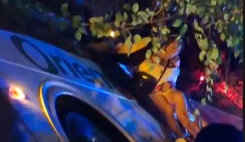 Terror en autobús de Oriente vuelca en la carretera Lázaro Cárdenas