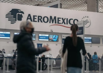 Aeroméxico vuelve a cotizar en la Bolsa Mexicana de Valores