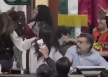 Diputadas de Morena y PAN protagonizan enfrentamiento físico en el Congreso de la CDMX