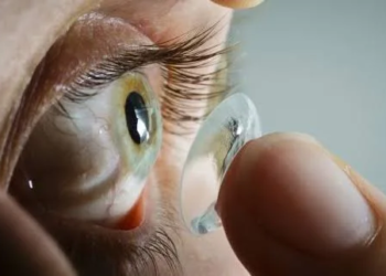 Pupilentes estéticos: alerta por riesgo visual en jóvenes de Cancún