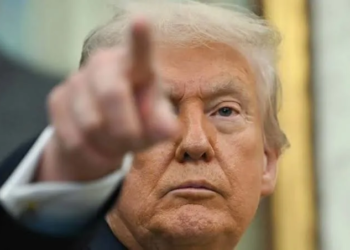 Trump exige a México resolver “de inmediato” su problema de agua y alcantarillado en la frontera