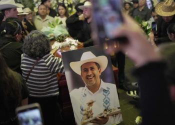 Carlos Manzo: el alcalde que desafió al crimen y quedó marcado para siempre en 2025