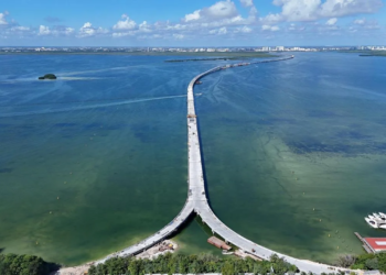 Concluye construcción del entronque Kukulkán del puente Nichupté; obra general entra en fase final