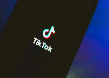 TikTok EE.UU. en la encrucijada: “corte de energía” o censura algorítmica