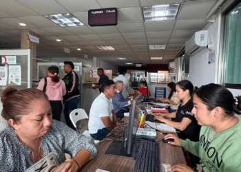 Refuerzan módulos de atención para facilitar canje de placas y pagos vehiculares en Quintana Roo