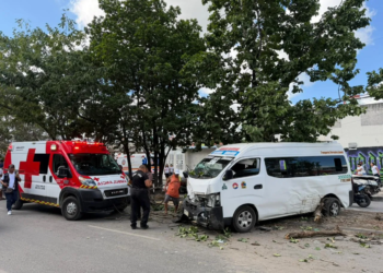 Aparatoso accidente en avenida Los Tules deja varios lesionados