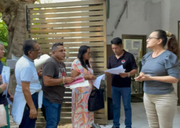 Caos y molestia ciudadana por trámite de CURP Biométrica en Cancún