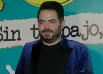 José Eduardo Derbez reacciona con humor al sismo de 6.5 en Guerrero y desata críticas