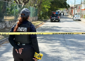 Ataque armado en avenida Chichén Itzá: le cierran el paso y lo balean a plena luz del día 4 Ataque armado en avenida Chichén Itzá: le cierran el paso y lo balean a plena luz del día