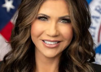 Trump destituye a Kristi Noem como secretaria de Seguridad Nacional y nombra a senador Markwayne Mullin