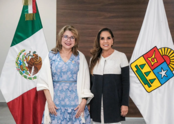 Avanza “Mujer es Aprender”: 53 quintanarroenses concluyen el bachillerato con apoyo del CENEVAL