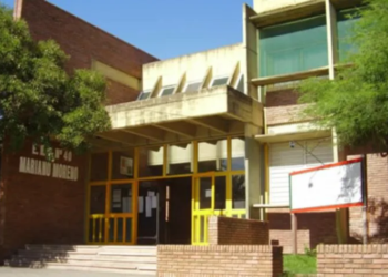 Ataque en escuela de Argentina: alumno mata a compañero de 13 años e hiere a otros dos durante honores a la bandera