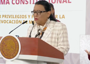 Sheinbaum lanza “Plan B” electoral: propone recortar regidores, bajar salarios y limitar gasto político en México