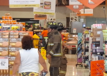 Presunta explosión en Chedraui genera movilización de cuerpos de rescate