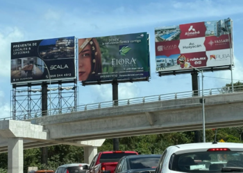 Alistan retiro de anuncios espectaculares en el puente Nichupté para mejorar visibilidad