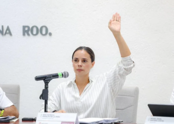 Cabildo de Cancún transfiere a IMOVEQROO el transporte público para modernizarlo