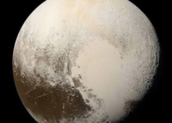 Jefe de la NASA abre la puerta a que Plutón vuelva a ser un planeta, 20 años después de su degradación