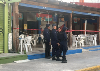 Explosión deja a hombre quemado en pleno centro