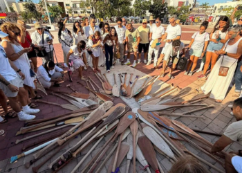 Protestan canoeros en Playa del Carmen por cancelación de la Travesía Sagrada Maya