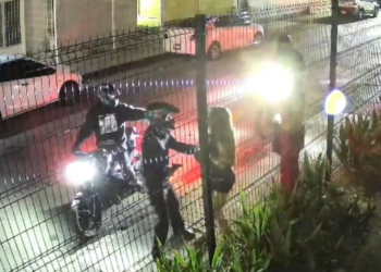 Tras robo a turistas en la SM 27, trasciende la detención de dos sujetos 3 Tras robo a turistas en la SM 27, trasciende la detención de dos sujetos