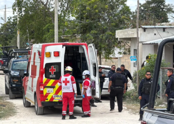 Irrumpen sicarios en una casa y ejecutan a mujer frente a sus hijos en Bahía Real