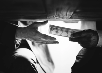 Corrupción le cuesta miles de millones a México mientras ciudadanos enfrentan inflación y crisis económica