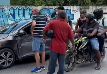 ¡Se los lleva! Conductor choca a motociclista en la 135 e intenta darse a la fuga 4 ¡Se los lleva! Conductor choca a motociclista en la 135 e intenta darse a la fuga