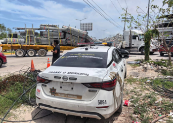 Accidente vial provoca tráfico lento sobre la Colosio rumbo al aeropuerto de Cancún 1 Accidente vial provoca tráfico lento sobre la Colosio rumbo al aeropuerto de Cancún