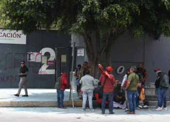 Maestros de la CNTE vandalizan la SEP a días del Mundial: continúa huelga y escalan protestas