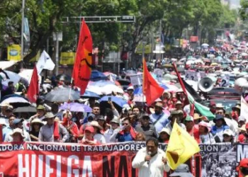 CNTE aumenta protestas y presiona al gobierno 3 CNTE aumenta protestas y presiona al gobierno