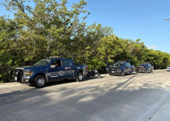 Balean a joven en presunto asalto en Cancún; ciudadanos someten a sospechoso