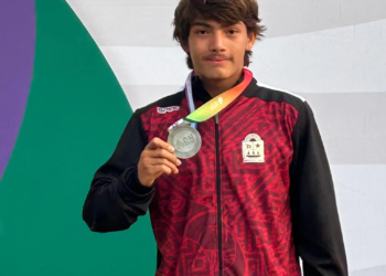 Del Caribe al podio nacional: surfista de Quintana Roo conquista plata en la CONADE