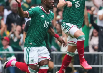México explota con gol de Julián Quiñones