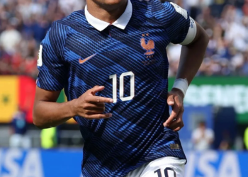 Mbappé firma doblete ante Suecia y amenaza el récord mundialista de Messi 2 Mbappé firma doblete ante Suecia y amenaza el récord mundialista de Messi