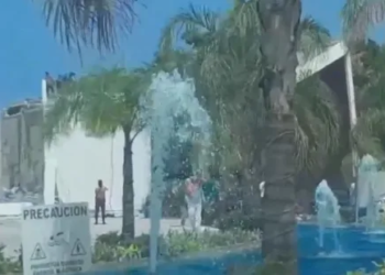¿Advertencia ignorada? Colapsa entrada de Residencial Aqua y vecinos aseguran que el riesgo ya había sido reportado
