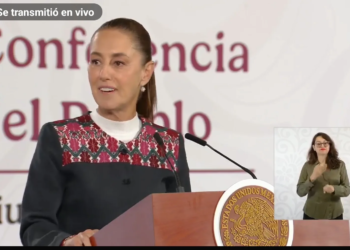 Sheinbaum abre la Mañanera festejando la victoria del Tri
