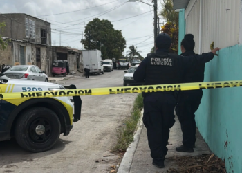 Atacan a balazos a un hombre en la supermanzana 221; agresores logran escapar 1 hombre