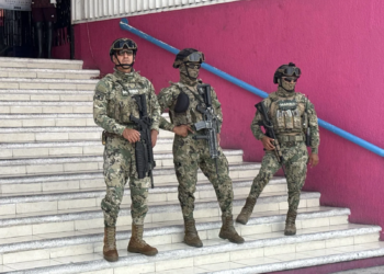 Autoridades revisan sucursal de Que Güay en Cancún 2 Autoridades revisan sucursal de Que Güay en Cancún