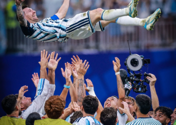 Messi rescata a Argentina de la tragedia: remontan un 2-0 y elimina a Egipto en un partido de infarto