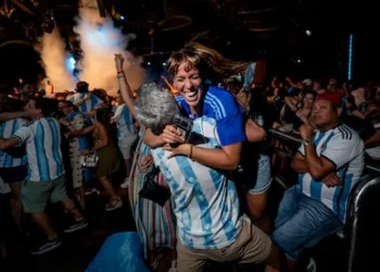 Locura mundialista: argentinos agotan vuelos a EE.UU. en horas para ver la final ante España 2 Locura mundialista: argentinos agotan vuelos a EE.UU. en horas para ver la final ante España