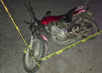 Motociclista pierde la vida tras estrellarse contra poste en la avenida Huayacán 8 Motociclista pierde la vida tras estrellarse contra poste en la avenida Huayacán